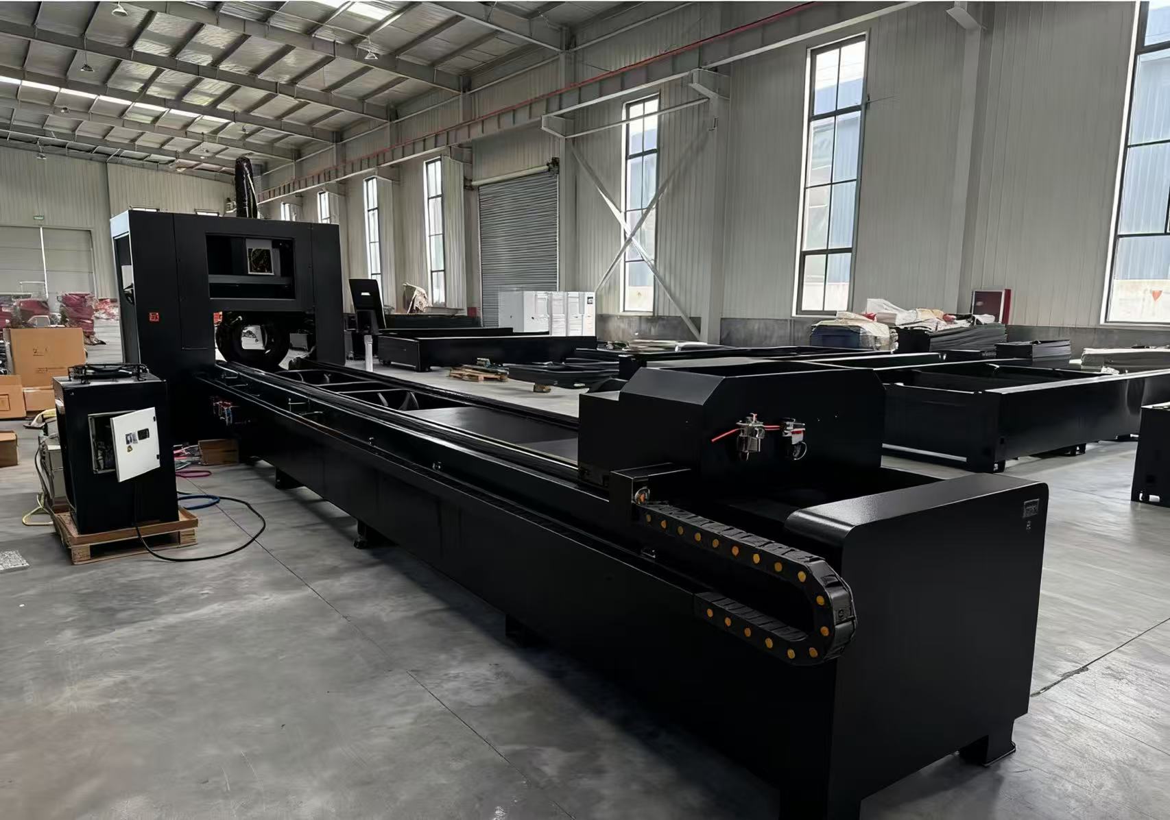 Laser pipe cutting machine