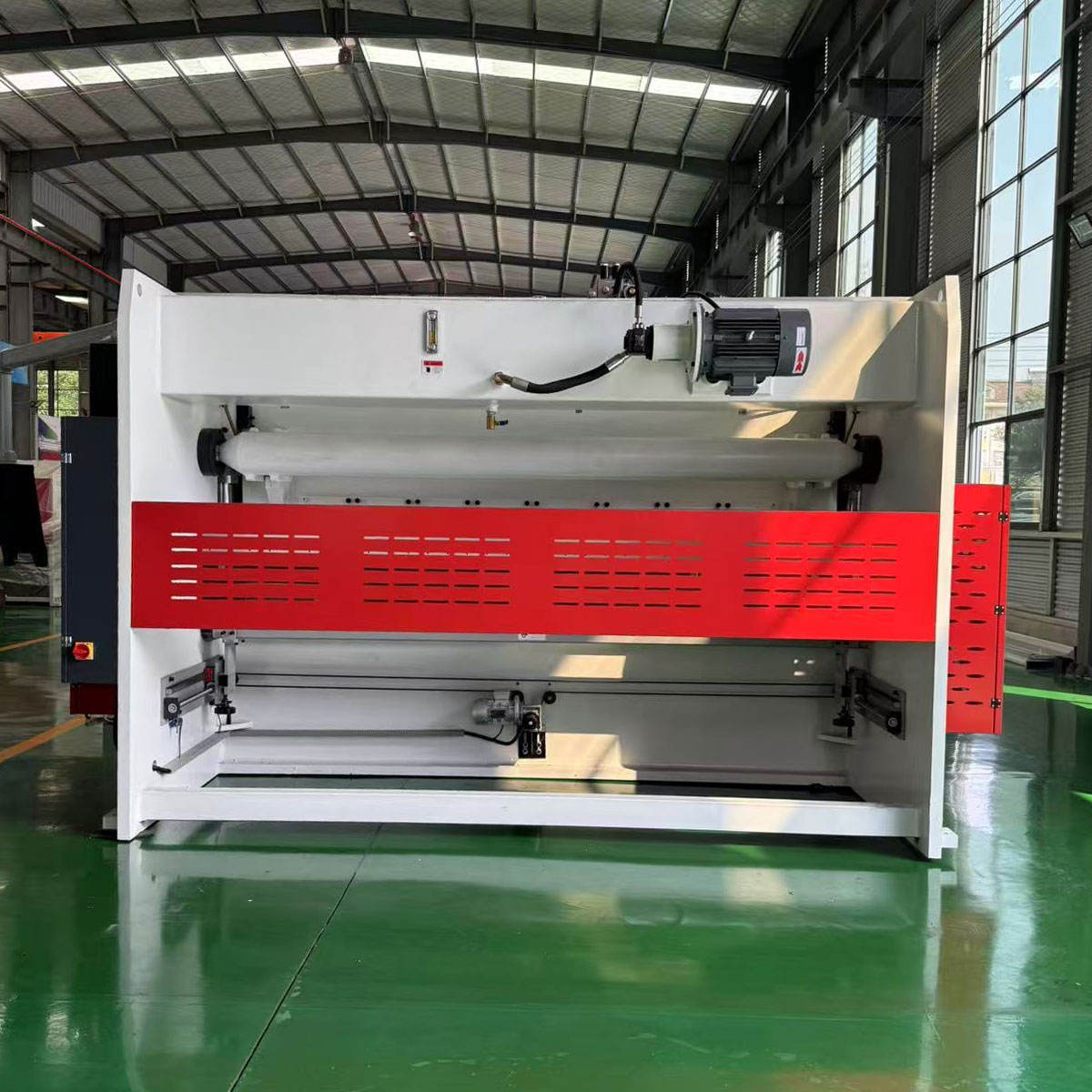 Press brake for stainless steel bending