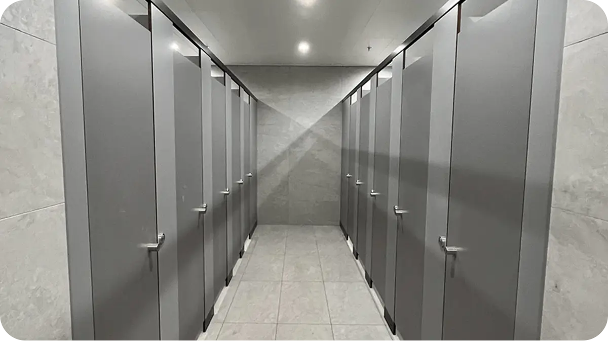 Toilet partition laminate