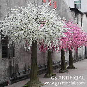 Konstgjord persikablomningsträd stor stam av glasfiber sidenblomma falskt träd utomhus