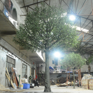 Enormt konstgjort olivträd för inredning inomhus och utomhus