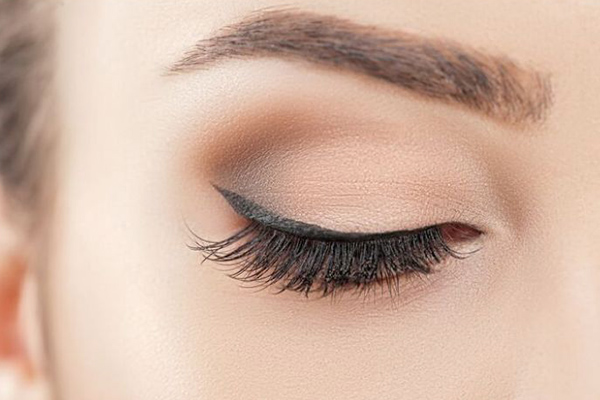 Are false eyelashes disposable?