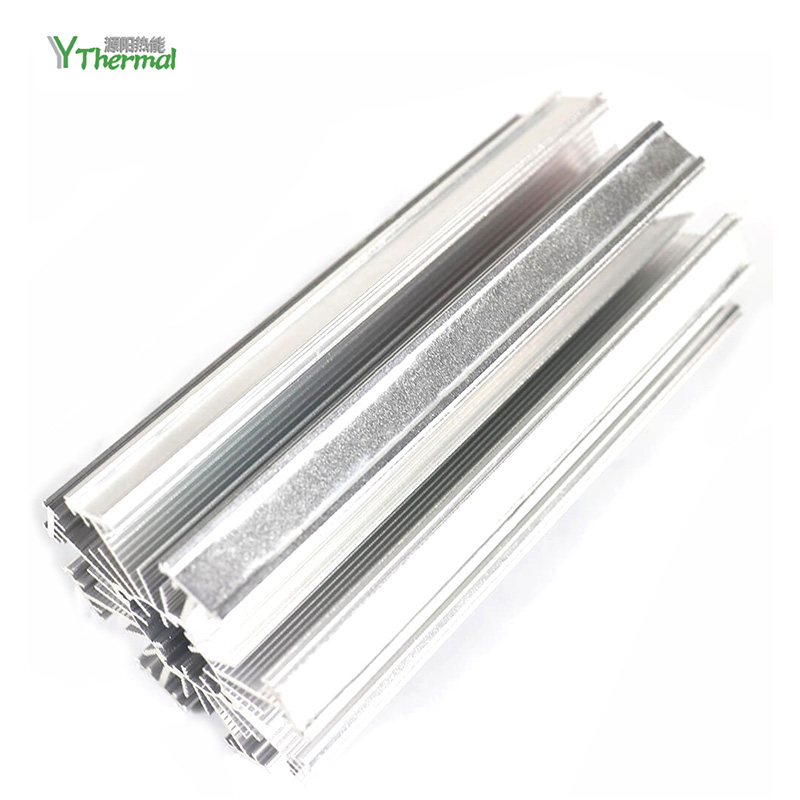 Anodisering af aluminiumsprofilekstrudering til kølepladeAnodisering af aluminiumsprofilekstrudering til køleplade
