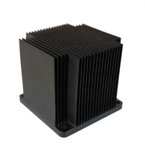 Aliumininis slydimas arba nulenktas radiatorius su anoduota juoda pramonine PCB plokšteAliumininis slydimas arba nulenktas radiatorius su anoduota juoda pramonine PCB plokšte