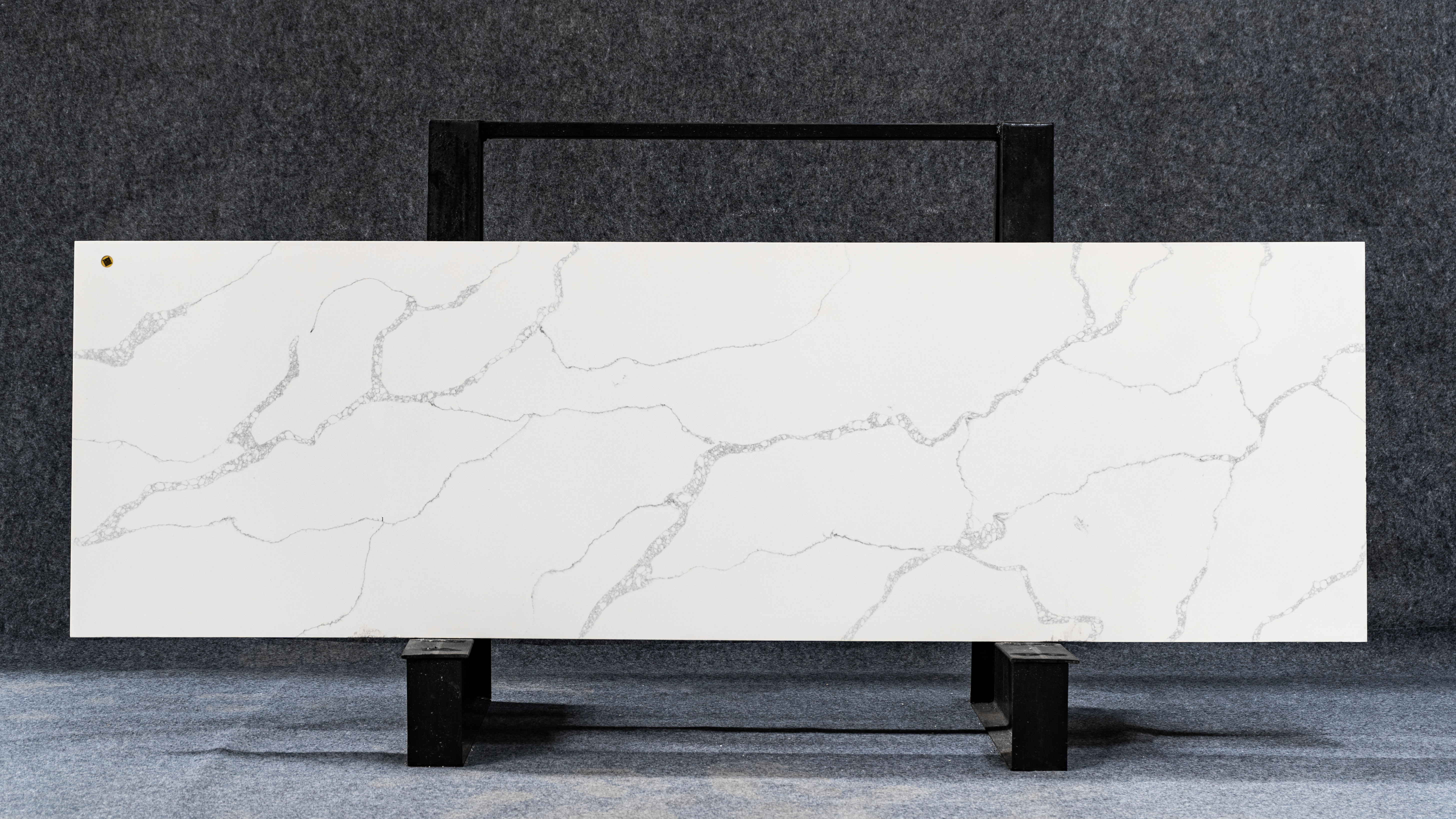 Small size white Calacatta quartz cabinet countertops