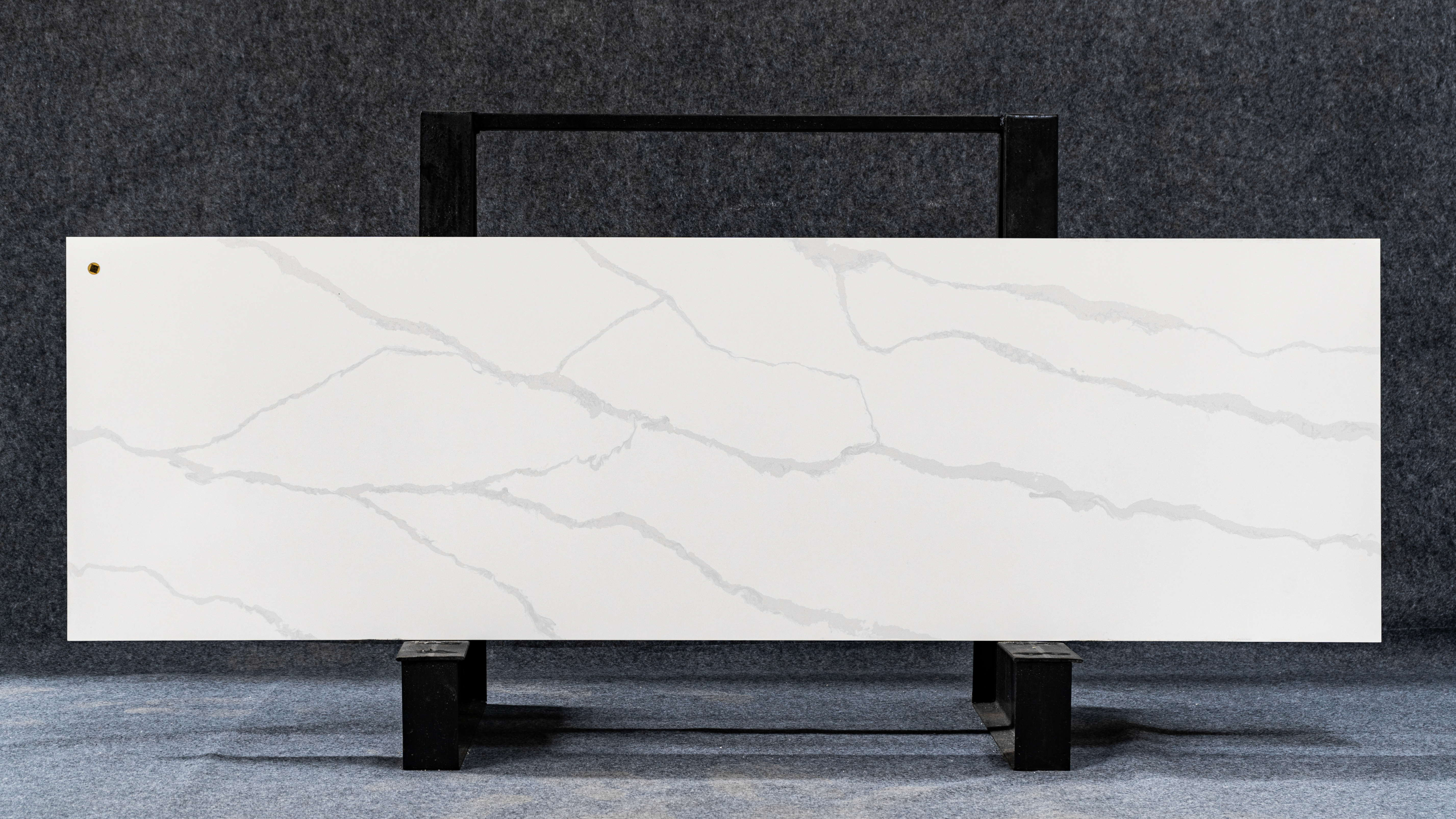 Small size white calacatta quartz cabinet countertops