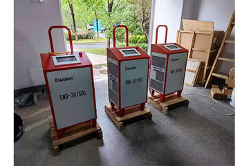 3 sarjaa ENS-3015DC-akun nuorentajaa on pakattu ja toimitettu Tower Companylle