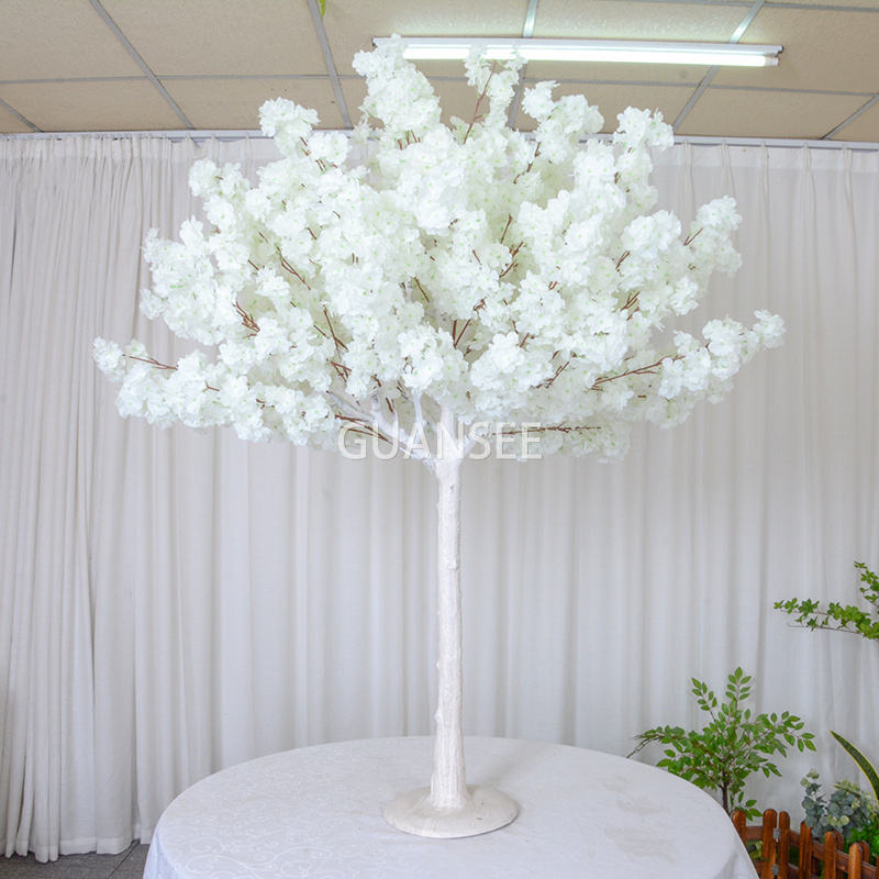 Білі квіти 5 футів підробленого вишневого дерева Пластикова квіткова ялинка Весільний захід центральний елемент столу