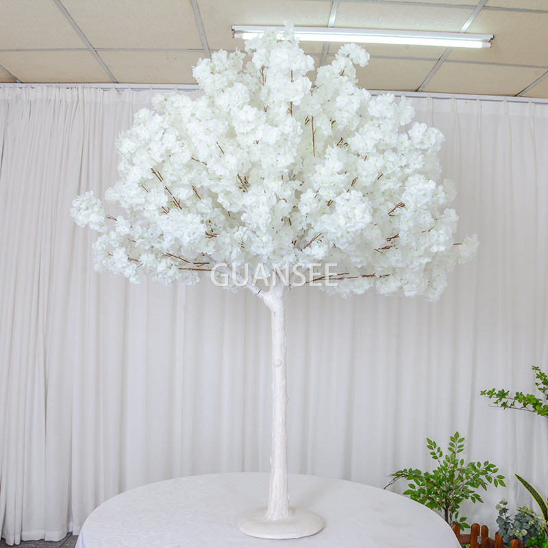 Biele kvety 5 stôp falošný čerešňový kvet strom plastový kvetinový strom Stredový prvok stola na svadobnú udalosť