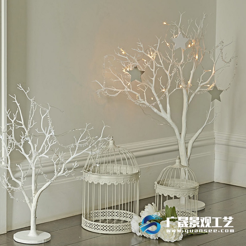Tapahtumakoristelu muovinen manzanita-puu Keinotekoiset valkoiset oksat Kuiva puu ilman lehtiä