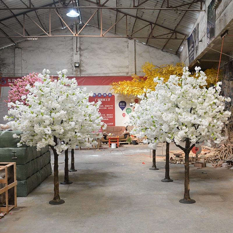 Konstgjorda körsbärsblomningsträd för bröllopsdekoration inomhus