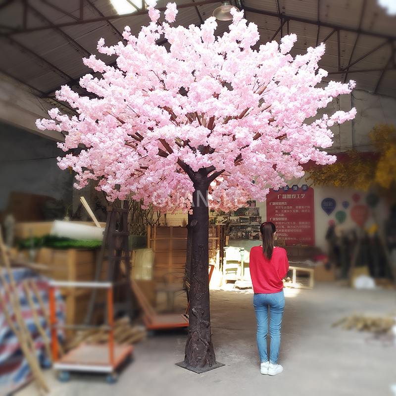  Veštačko drvo cveta trešnje u centru venčanja 