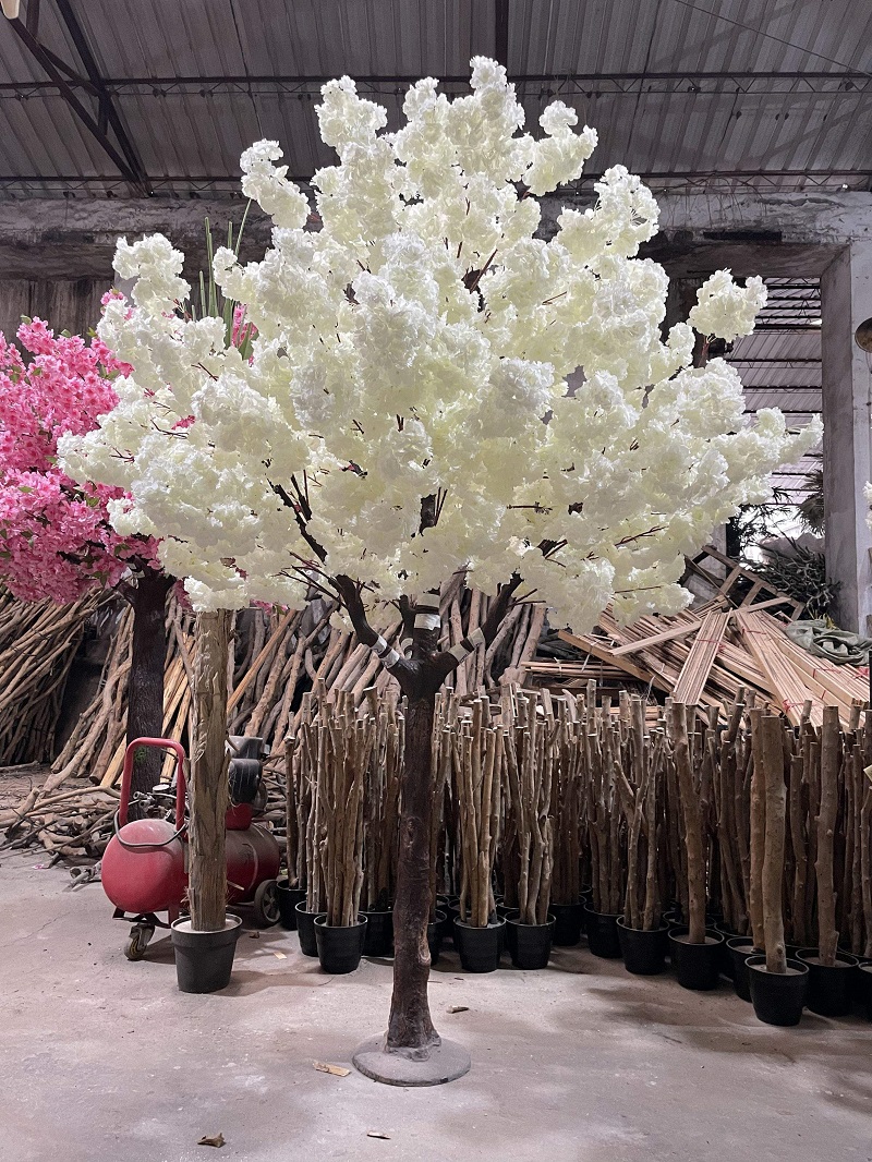 Räätälöity fake iso puu japanilainen keinotekoinen kirsikankukkapuu häiden keskipisteeseen