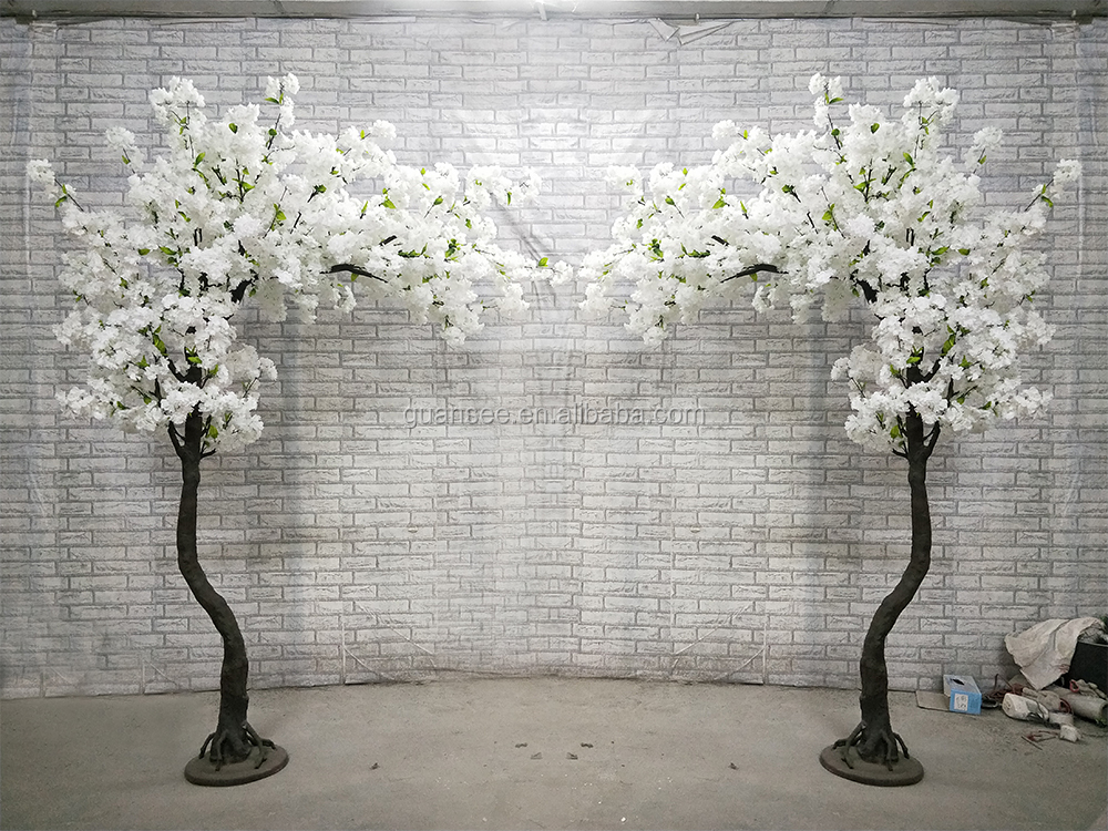  बिक्री के लिए बड़े कृत्रिम पौधे की सजावट सकुरा पेड़ शादी की सजावट कृत्रिम आर्क चेरी ब्लॉसम ट्री 