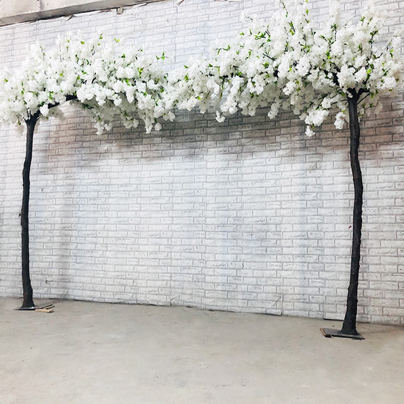  Висококачествена популярна дървесна арка с черешови цветя за сватба 