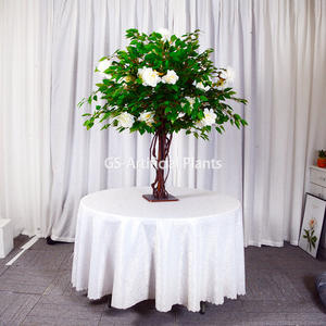 4-футово изкуствено дърво фикус, смесено с цвете божур за декорация на масата в центъра