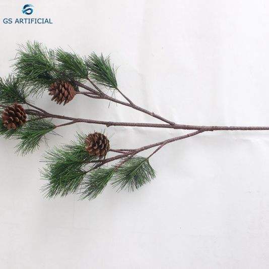 Minimalistisen tyylin keinotekoiset puun oksat ja lehdet sypressin riippuvat pensaat joulun kodin sisustamiseen