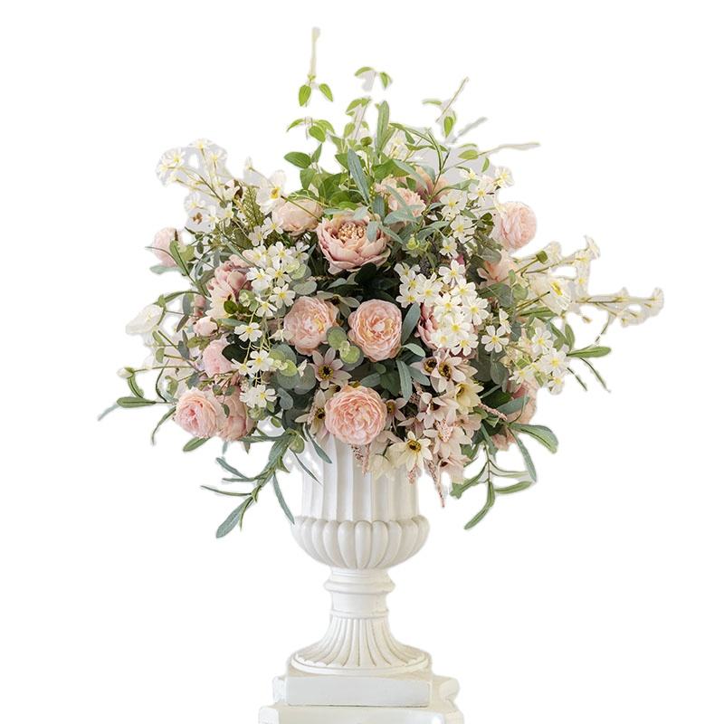 Kugla od umjetnog cestovnog cvijeća za dekoraciju vjenčanja