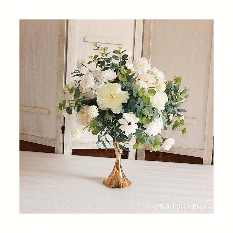 Baltų gėlių kambario vestuvių dekoravimas