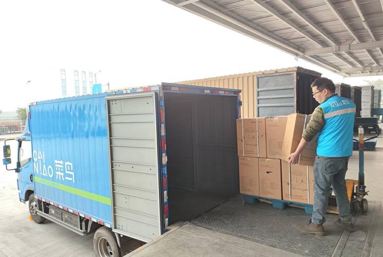 The first batch of more than 6,700 oxygen concentrators has been delivered, and Cainiao has added an emergency logistics vehicle for "helping rural epidemic prevention"