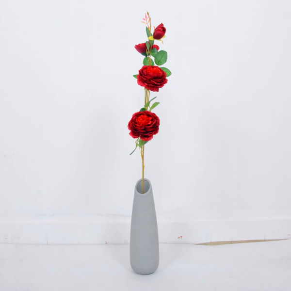 Dirbtinės rožių gėlių vestuvės vazoje