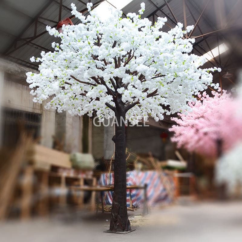 Düğün vesilesiyle dekorasyon için yüksek kaliteli beyaz büyük bahçe yapay kiraz çiçeği ağacı