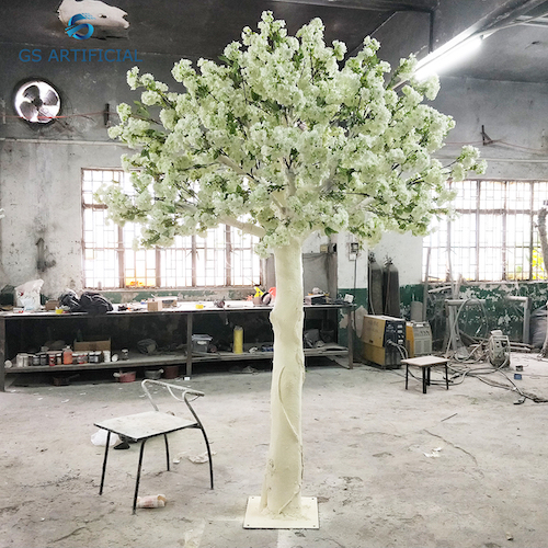 Deblo od 9ft od bijelog staklenog vlakna Guangdong Simulacija Sakura šljive Umjetno unutarnje stablo trešnjinog cvijeta za vjenčanje