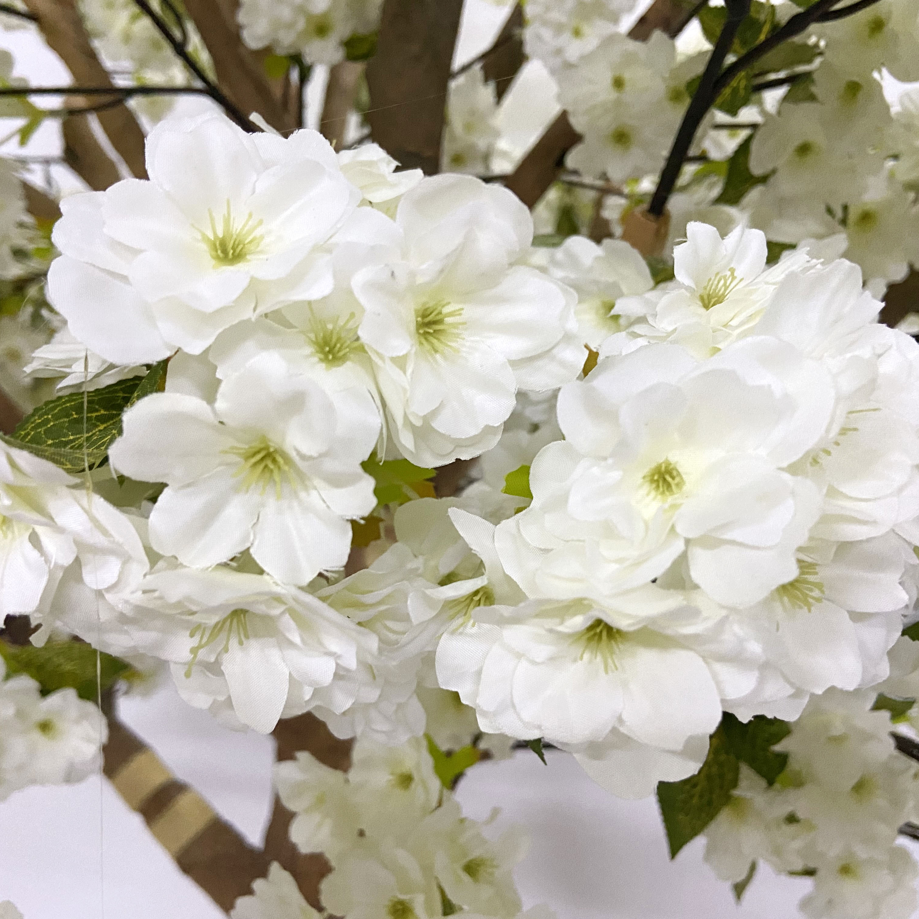 Small Wood Trunk Indoor Artificial White Cherry Blossom Tree for Wedding Both Sides Road Guide Decoration