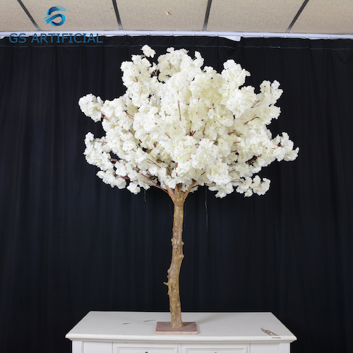  Albero centrale da 5 piedi in colore bianco Albero di ciliegio in fiore artificiale Decorazione di nozze 