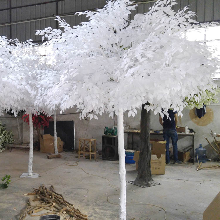  Արհեստական ​​սպիտակ բանանի ծառի ապակեպլաստե բանյան ծառ դեկորացիայի համար 