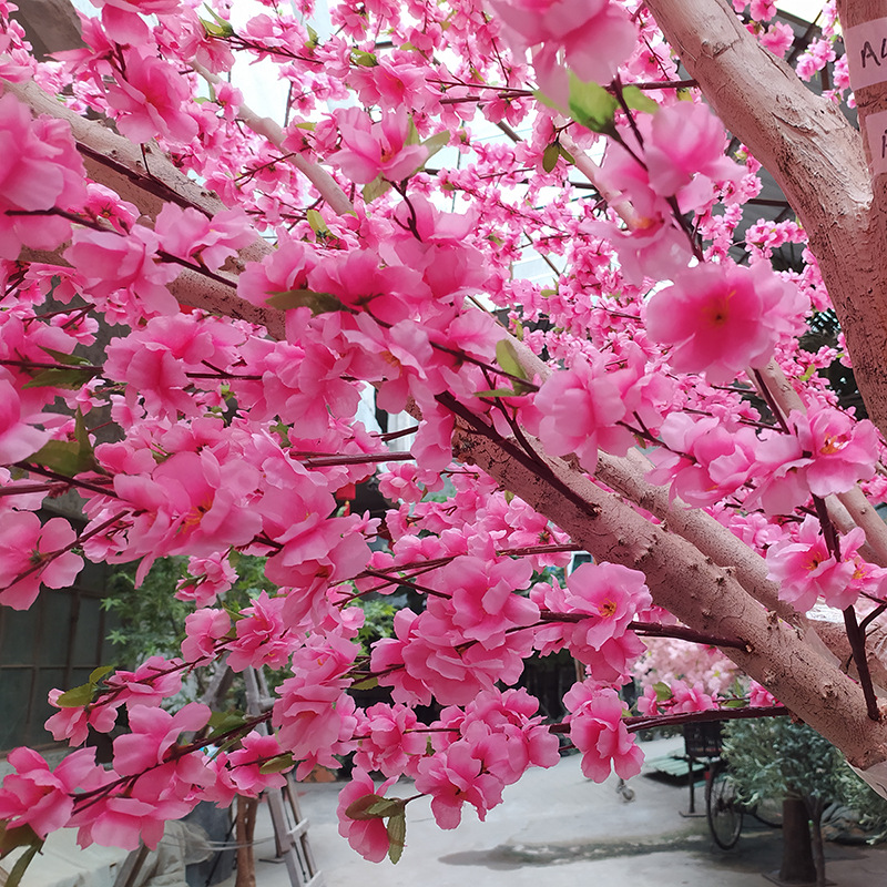 Large artificial peach blossom trees used for indoor and outdoor shopping mall scenic area decoration and landscaping