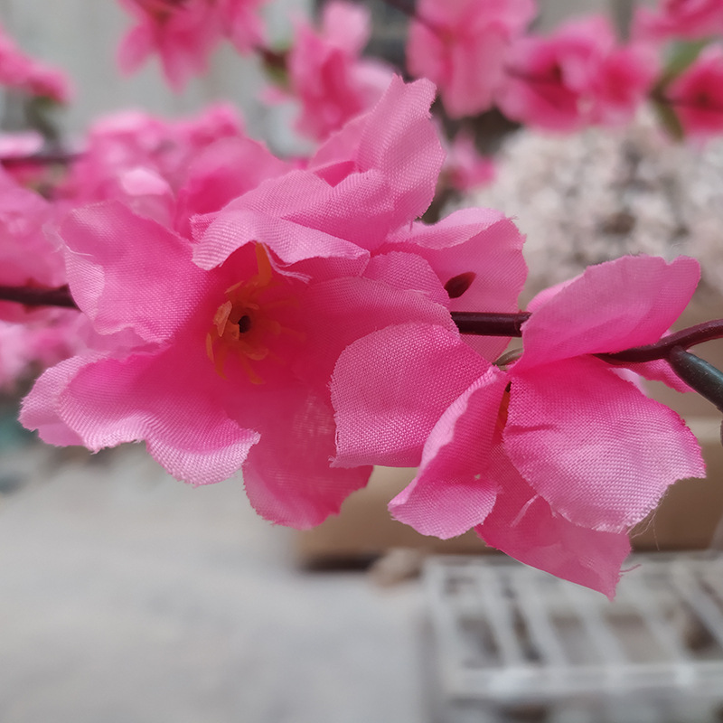 Large artificial peach blossom trees used for indoor and outdoor shopping mall scenic area decoration and landscaping
