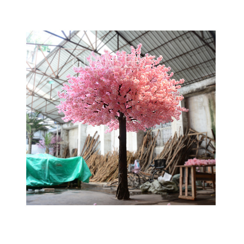 Imituokite didelį rožinį persikų medį viduje ir lauke vaizdingas vietas