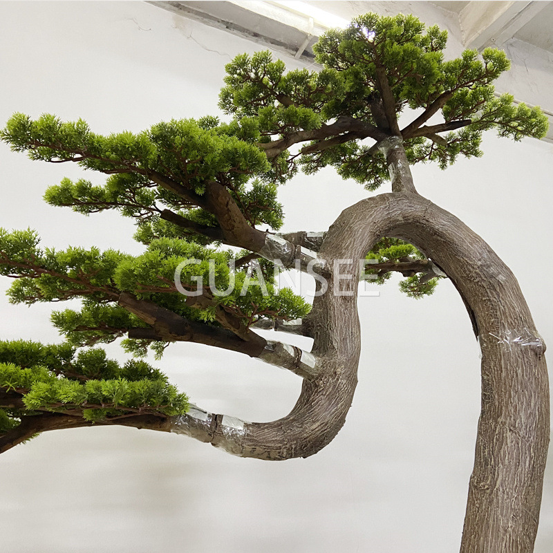Simulated pine customized beauty pine Luohansong Yabaisong shopping mall living room interior decoration artificial welcoming pine
