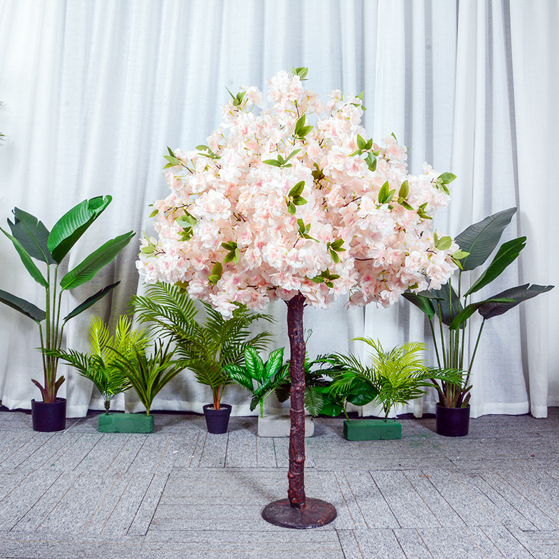  Simulovaná svadobná výzdoba z kvetov čerešne 
