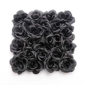 25 * 25 सेमी ह्याङ्गिङ डेकोरेशन ब्याकड्रप कृत्रिम गुलाब फूलहरू कालो फूलको पर्खाल