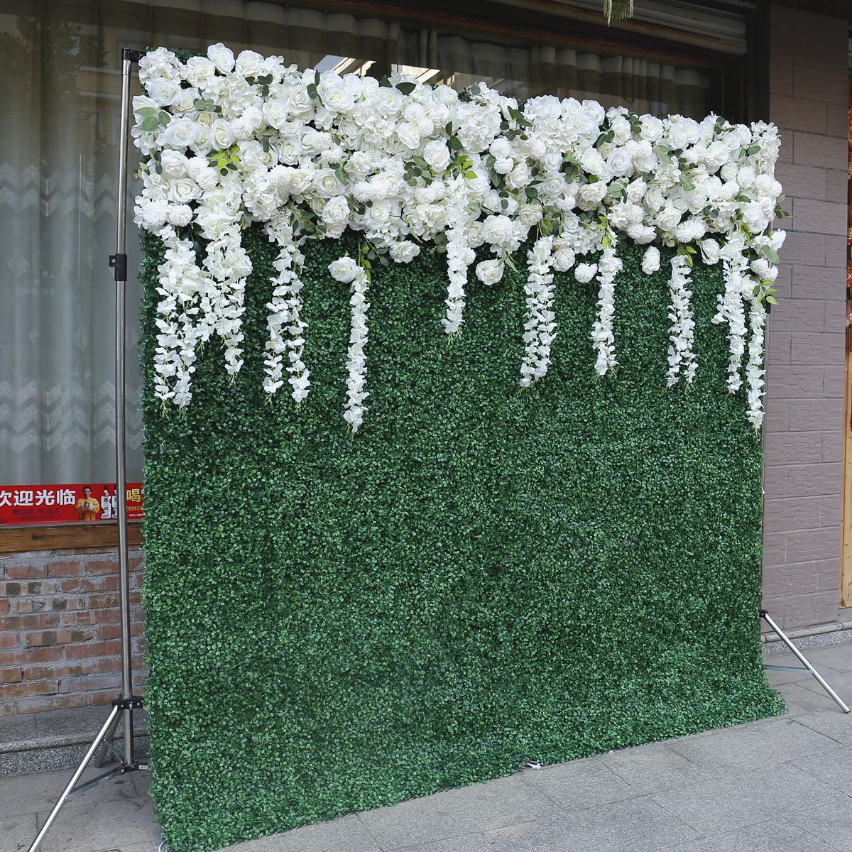 Biela tkanina spodná simulácia kvetinová stena na pozadí steny Šifrovanie Amazonky Milánska trávnatá stena