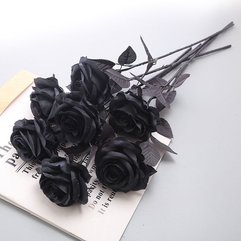 Simulated pure black single rose bouquet Halloween Ghost Festival horror Gothic style dark series decorative false flowers