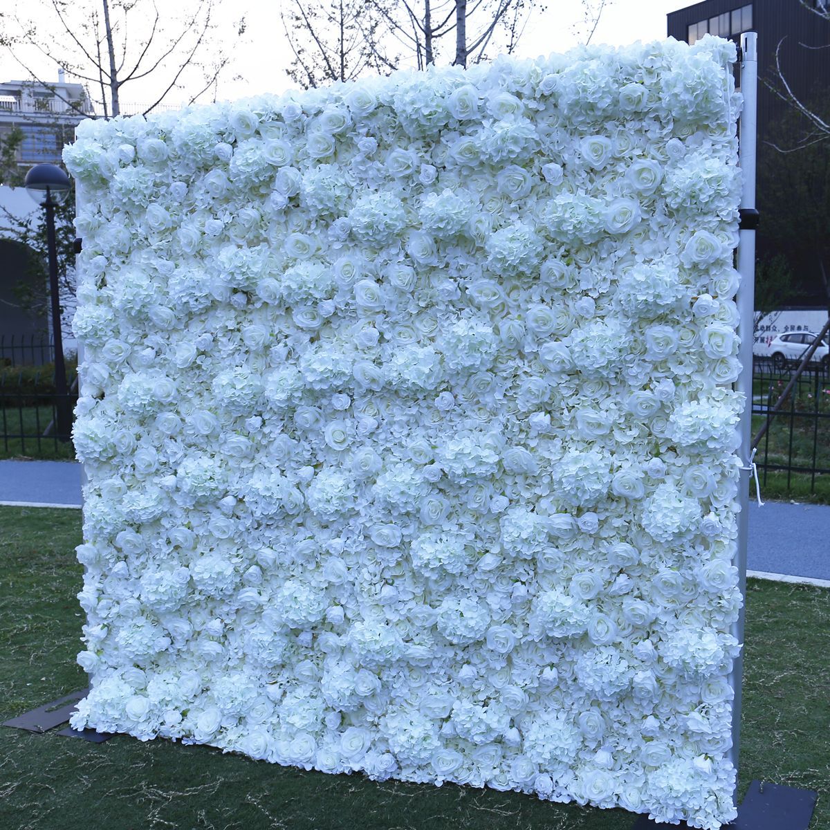Pozadina od bijele tkanine, cvjetni zid, pozadinski zid, simulirana fotografija cvijeća, pozadina, proslava vjenčanja