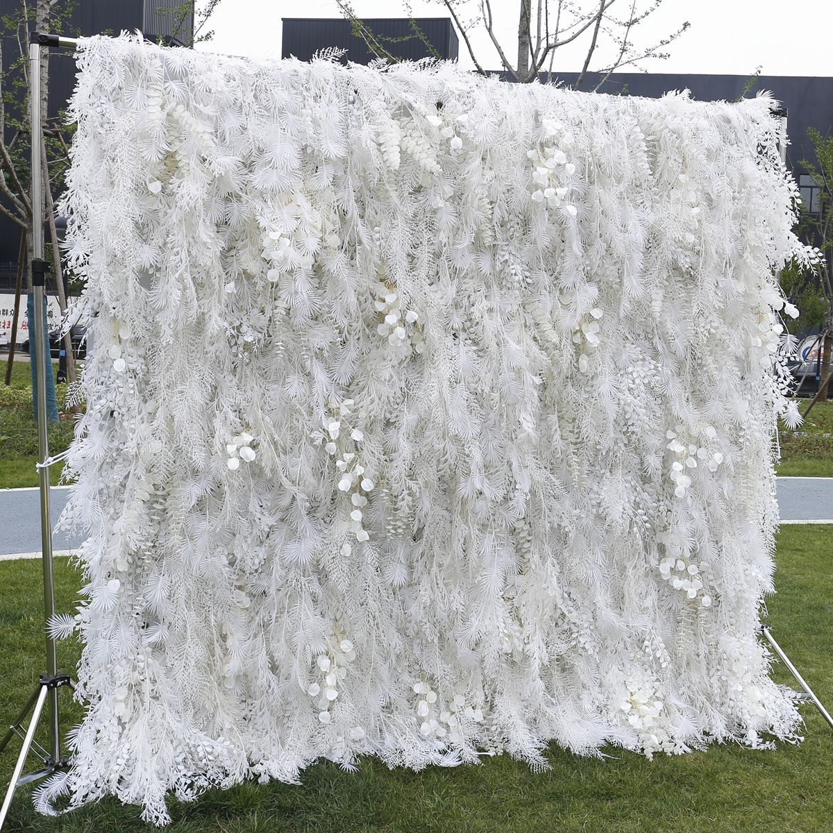 Špičková hmla a rýmová tkanina simulácia dna kvetinová stena na pozadí steny svadobná výzdoba svadba