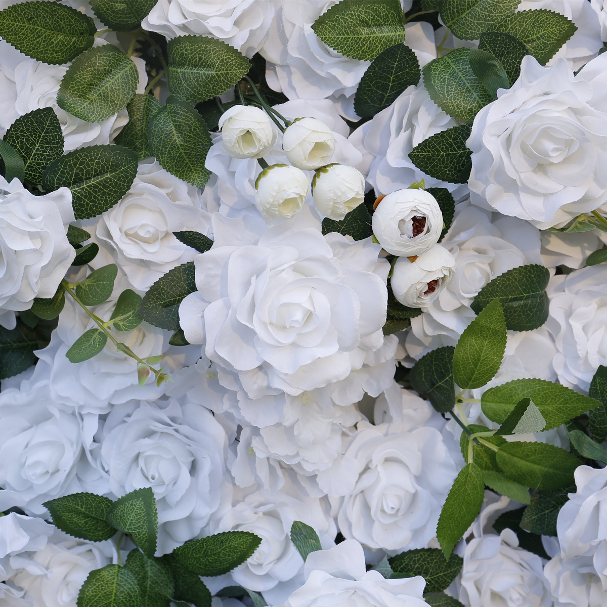 Valkoinen kukkaseinä, jossa kangastausta simulointi kukkataidetta 5D kolmiulotteinen tausta metsätyylinen hääkoristelu ja hääkoristelu