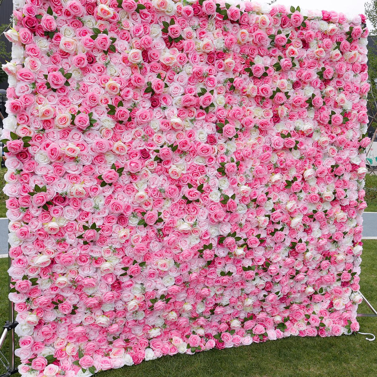 Ružičasta tkanina na dnu simulacija cvjetnog zida za vjenčanje cvjetnog umjetničkog ružinog zida