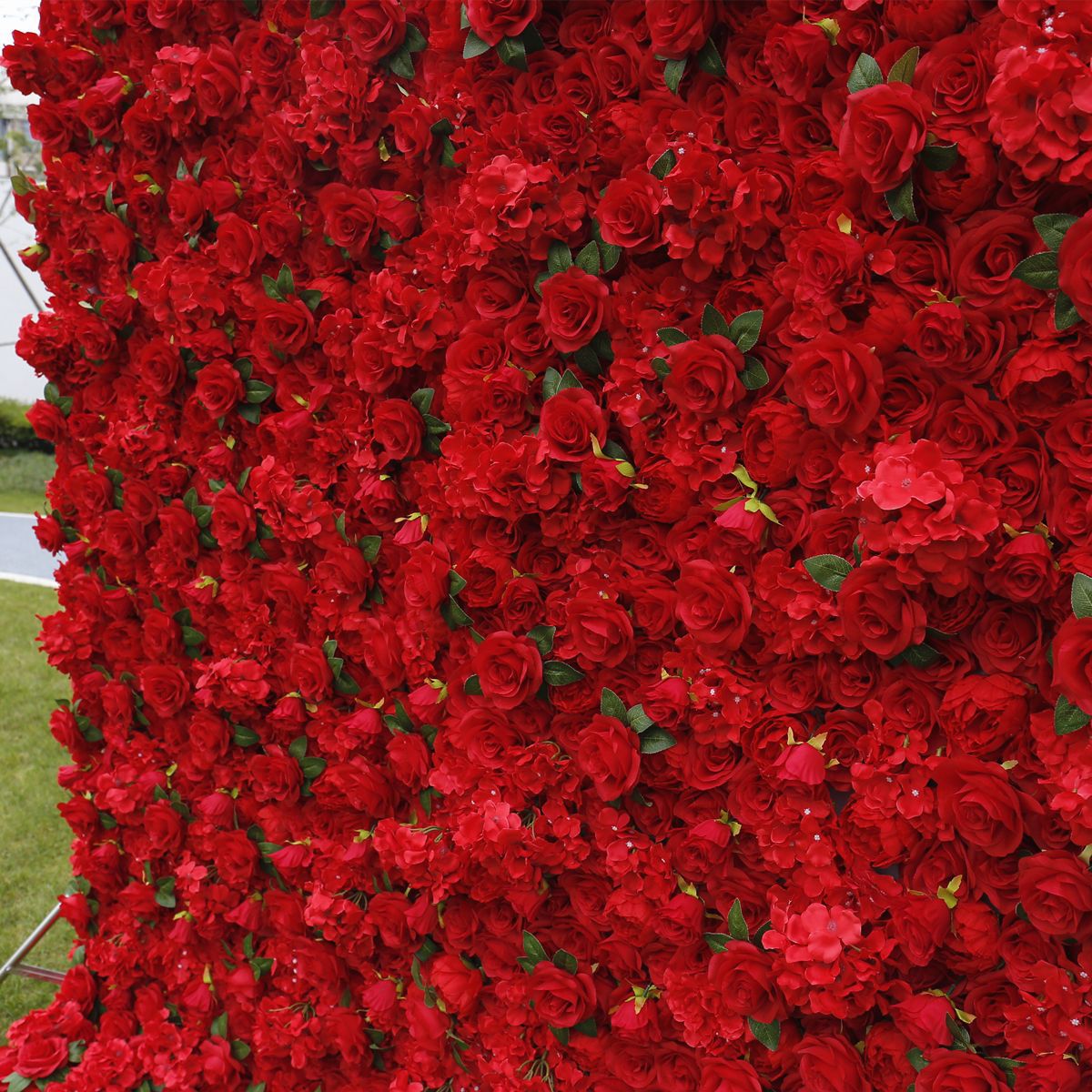 Червена симулационна кърпа отдолу цвете стена фон стена сватбена декорация подпори открито изложение оформление цвете стена