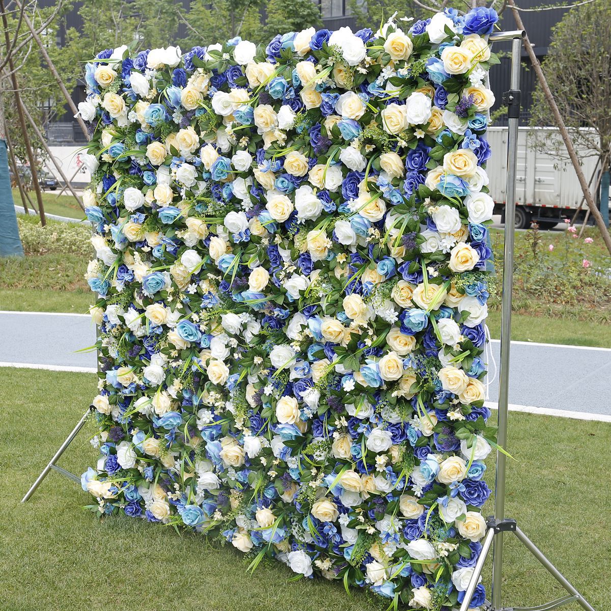 Waldstil Stoffboden Simulation Blumenwand Hintergrundwand grüne Pflanzenwand Hochzeitsdekoration im Freien Aktivitätslayout Blumenwand