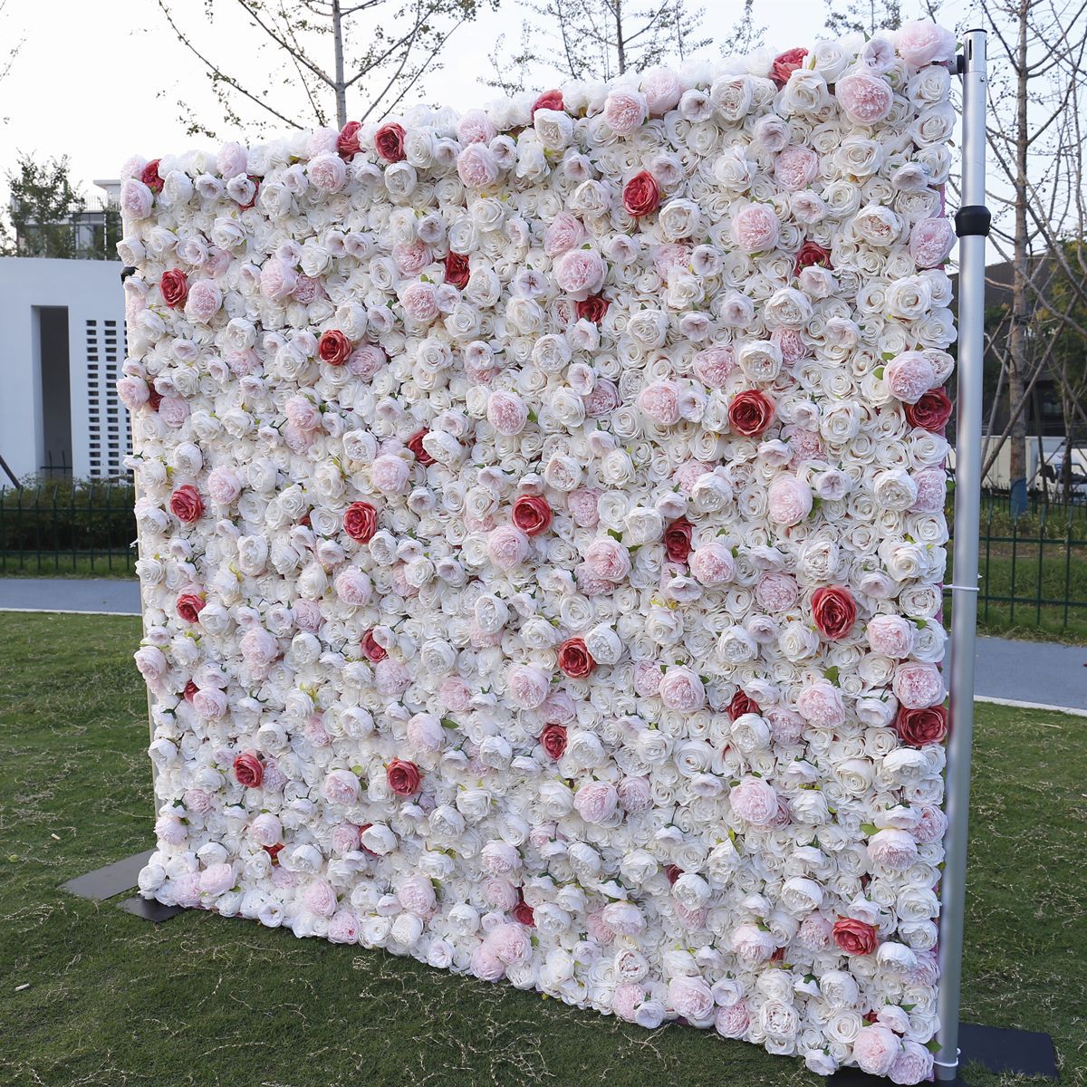  Dekorimi i dasmës me pëlhurë artificiale rozë {29 dekorimi i murit me lule artificiale rozë567} }<br />
 <p> 3.  Trëndafili i bardhë është i mbuluar me një shtresë karafili rozë, e cila përzihet së bashku për të krijuar një atmosferë të butë. Është shumë i përshtatshëm si sfond për raste të rëndësishme si dasma. </p><br />
 <p> <span style=