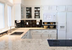 What are the advantages of quartz stone kitchen countertops