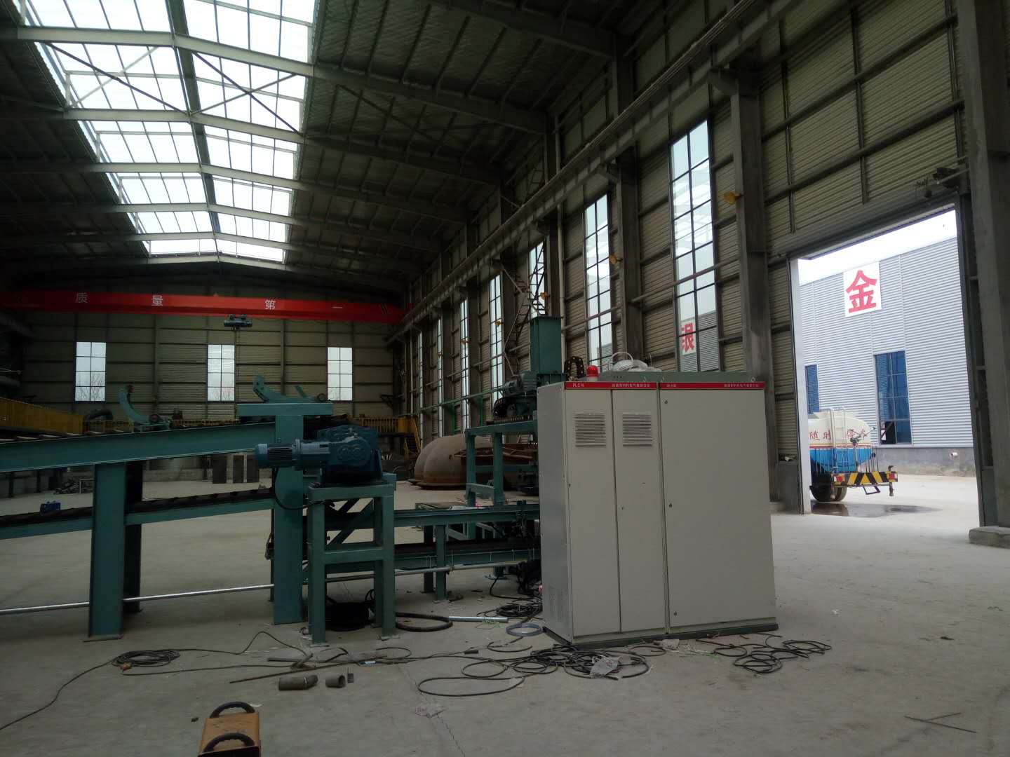 Aluminum ingot continuous casting machine and production line