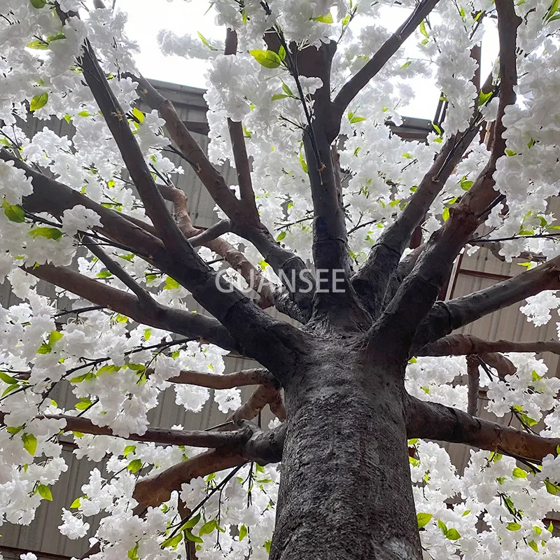 Guansee: Objímanie krásy umelých čerešňových stromov