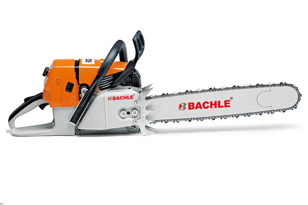 What are the main components of a chainsaw?