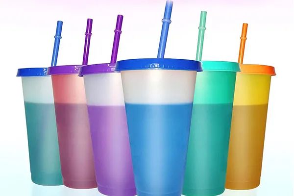 Вредно ли е пиенето на вода от пластмасови чаши за човешкото тяло?